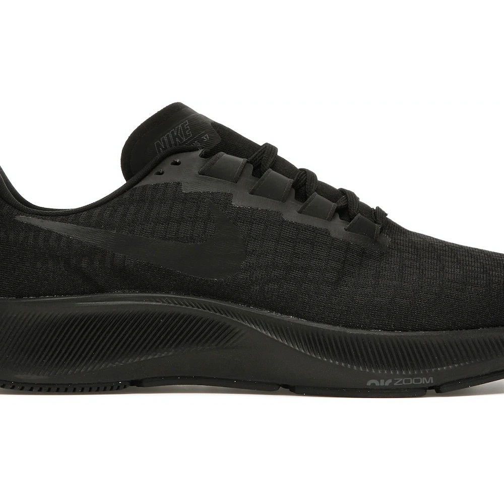 Used Nike black Pegasus